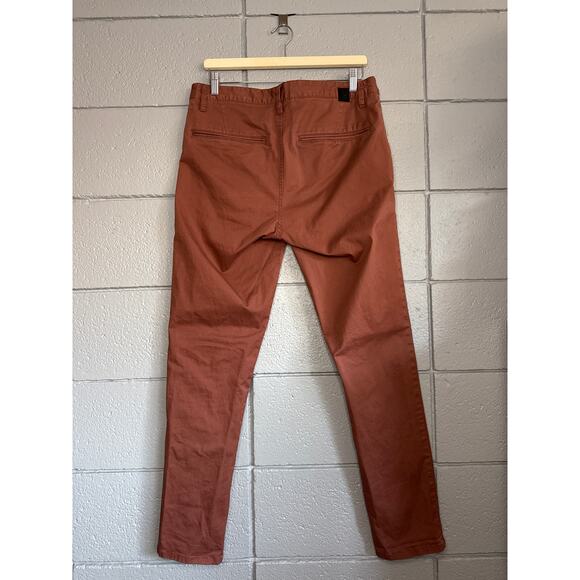 Men's Vuori Collins Chino Ankle Straight Leg Pant in Hazelnut Rust size 32 - Picture 3 of 3